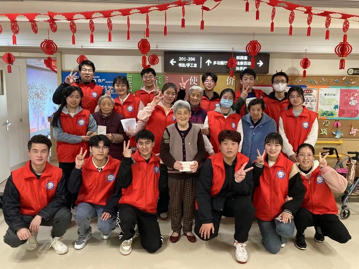 精心学院开展“学雷锋”志愿服务系列活动